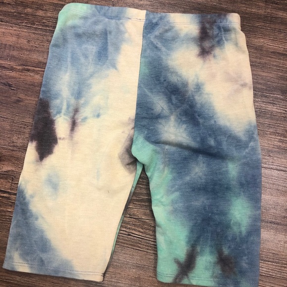 Vine and love tie dye biker shorts - Picture 2 of 3